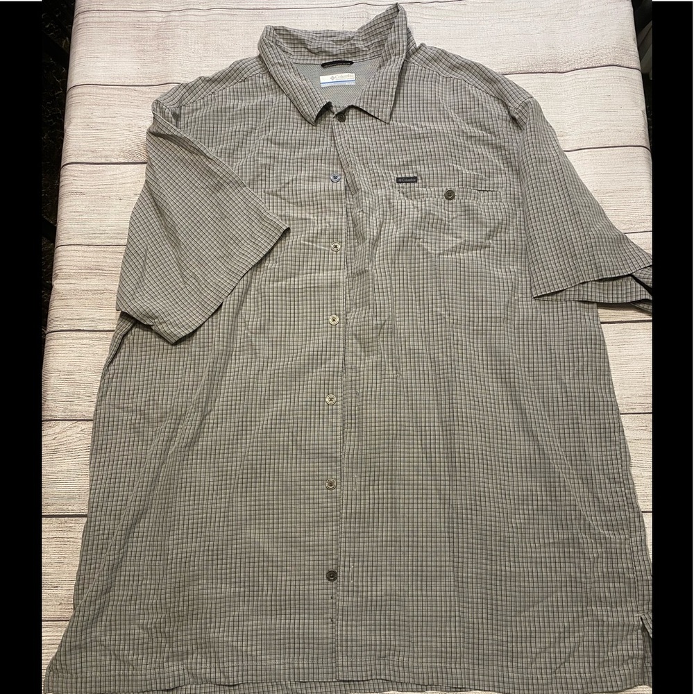 Columbia Mens Short Sleeve Plaid Button Up Shirt Sz XL.